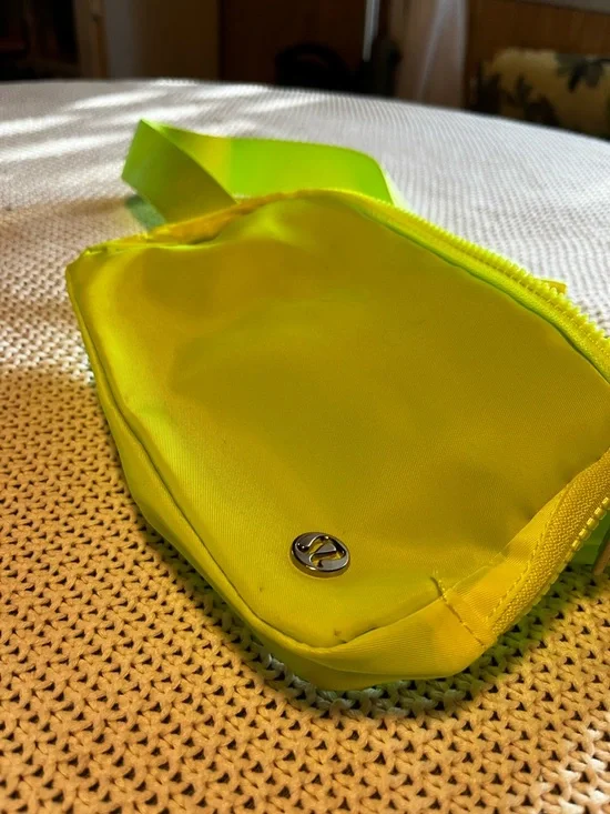 lululemon athletica Neon Lime Green Small Organizer Pouch - Picture 2 of 4